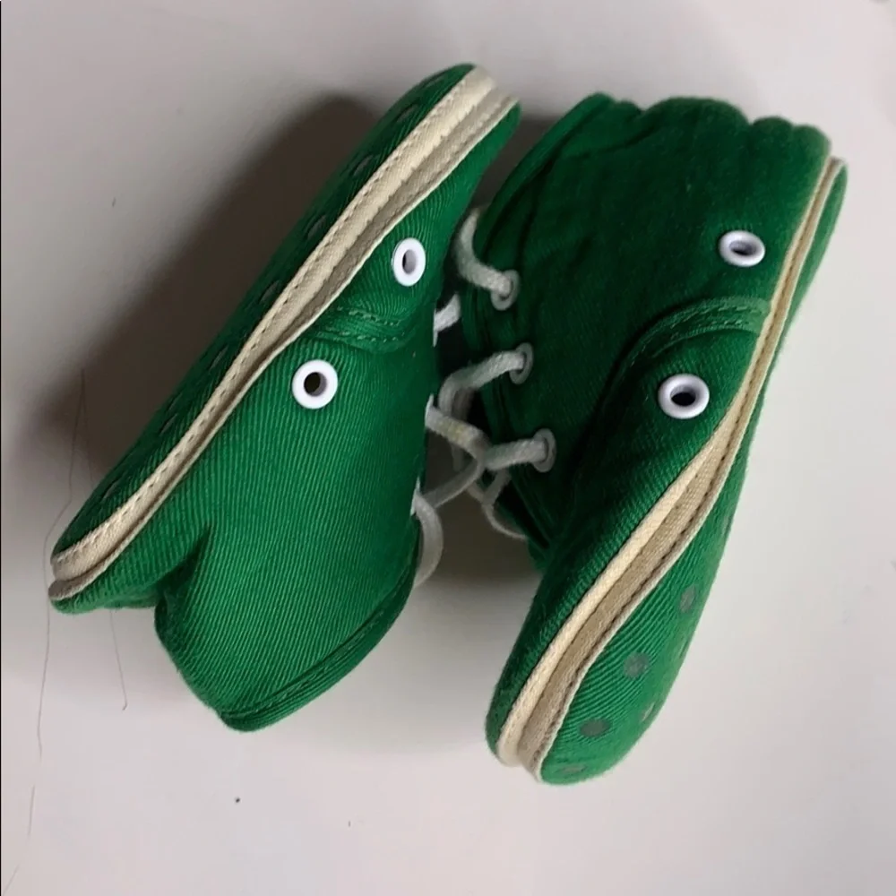 Vintage 1990s Baby Gap Infant Kelly Green cloth crib Sneaker Sz 2